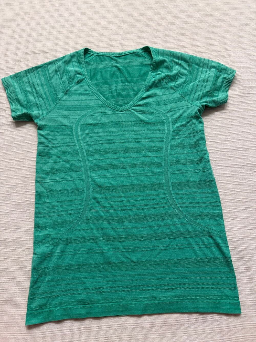 Lululemon Swiftly Tech V-Neck Short Sleeve Green Striped Shirt Size 10